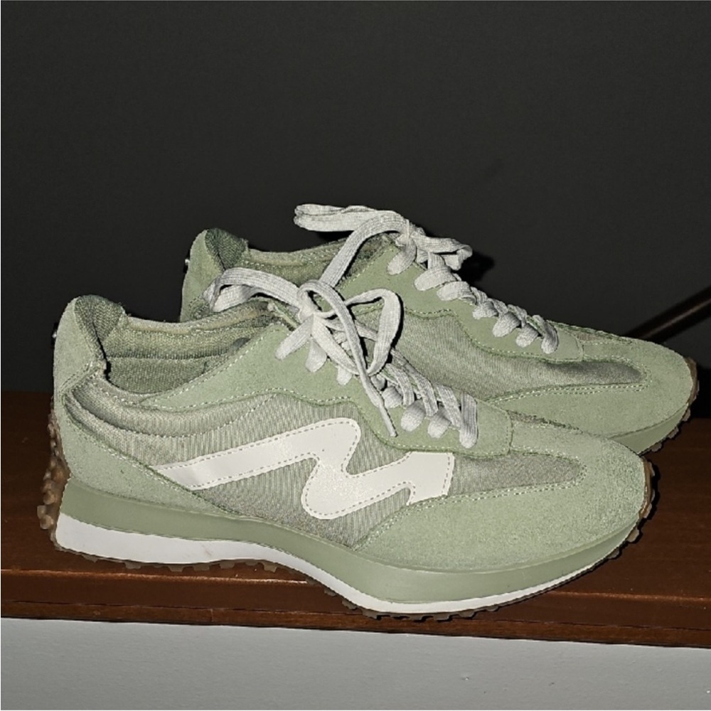 Steve Madden Women’s Green Shoes Sz 10 Like New Condition